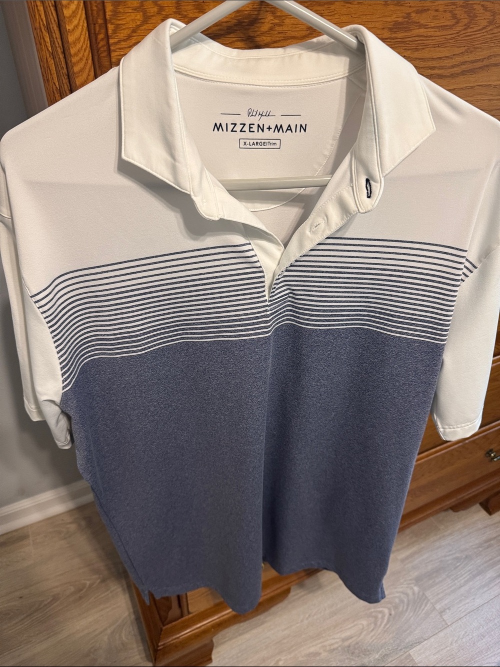 Mizzen+Main White and Navy Striped Performance Polo